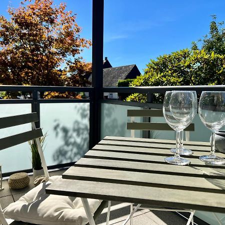 Design Apartment Mit Balkon - Kueche - Netflix Essen Zewnętrze zdjęcie