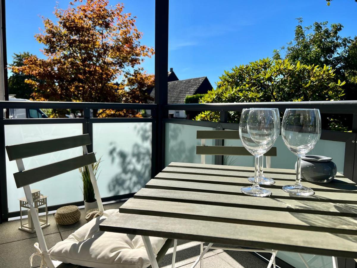 Design Apartment Mit Balkon - Kueche - Netflix Essen Zewnętrze zdjęcie
