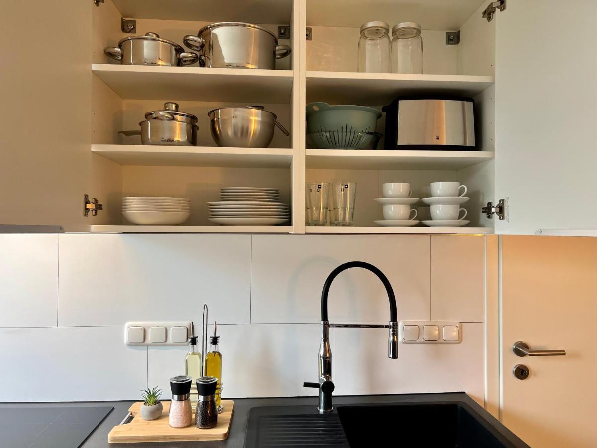 Design Apartment Mit Balkon - Kueche - Netflix Essen Zewnętrze zdjęcie