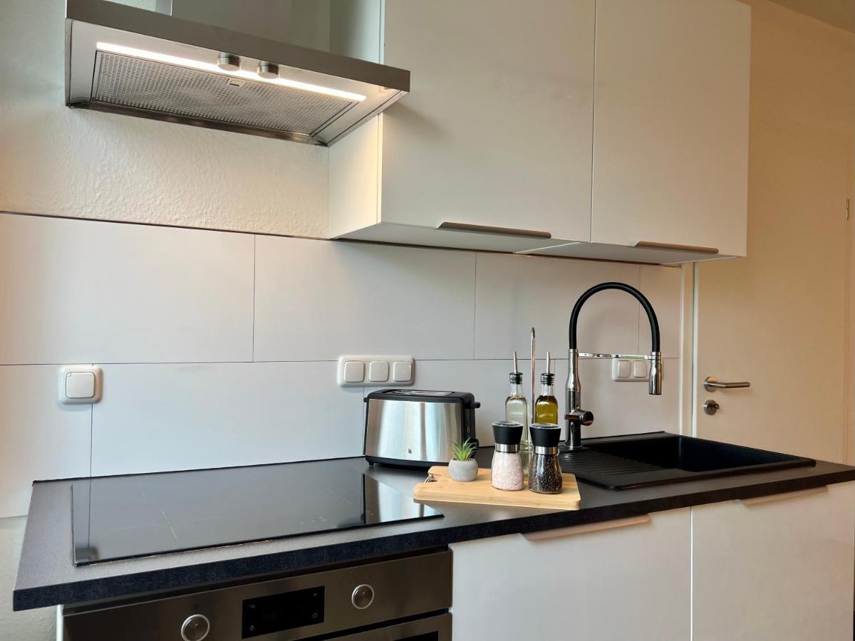 Design Apartment Mit Balkon - Kueche - Netflix Essen Zewnętrze zdjęcie