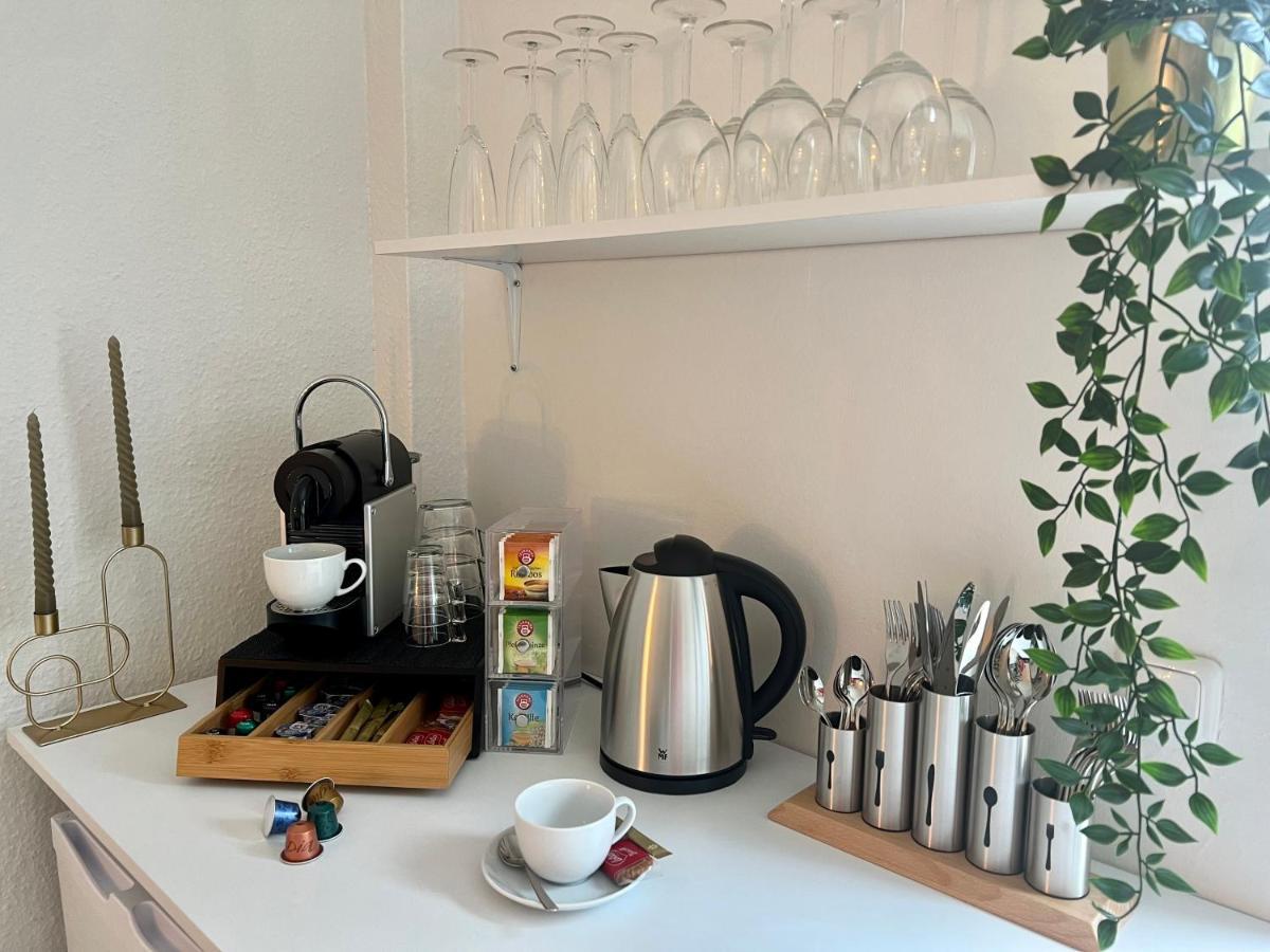 Design Apartment Mit Balkon - Kueche - Netflix Essen Zewnętrze zdjęcie