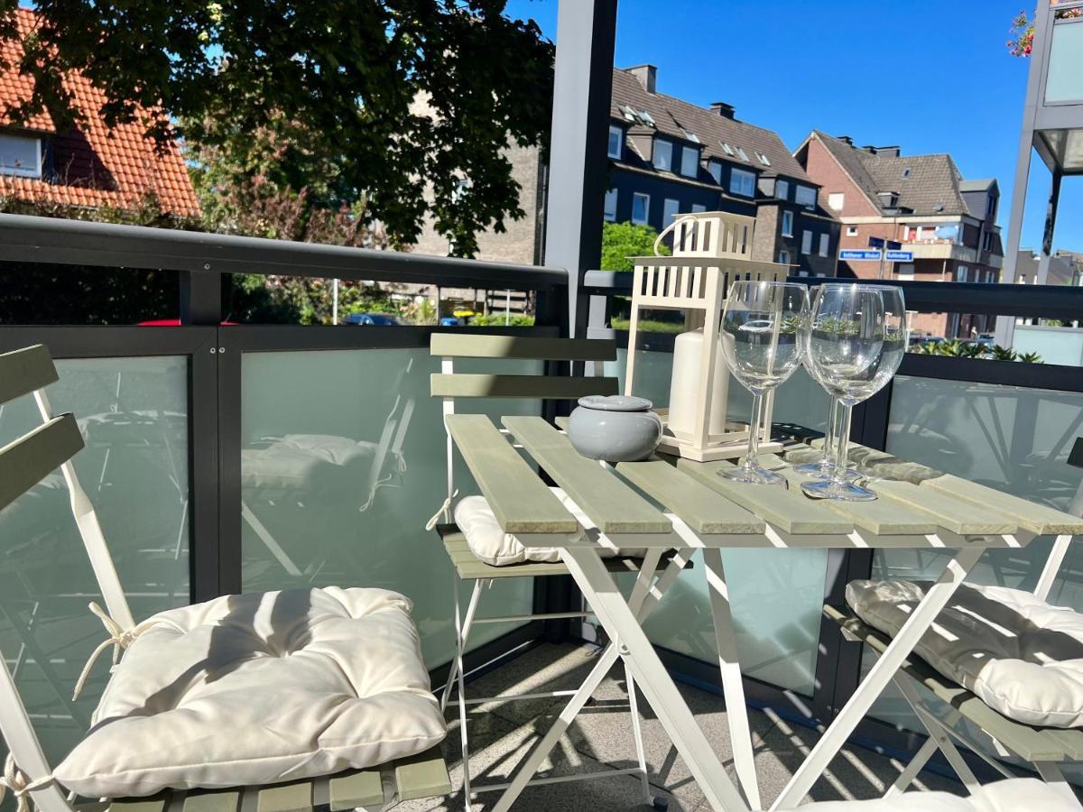 Design Apartment Mit Balkon - Kueche - Netflix Essen Zewnętrze zdjęcie